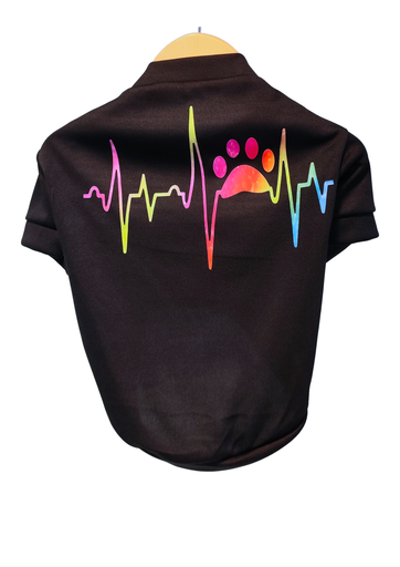 Rikku Guay, Camiseta para Perro con Diseño "Electro Huella Multicolor".